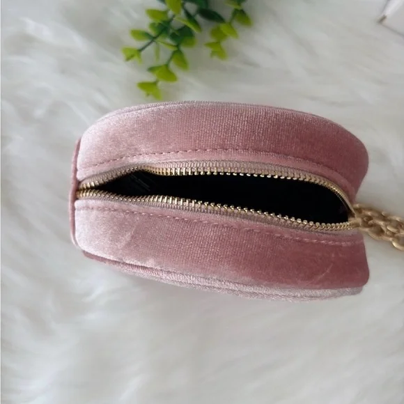 Miu Miu Pink Round Clutch - Picture 5 of 9
